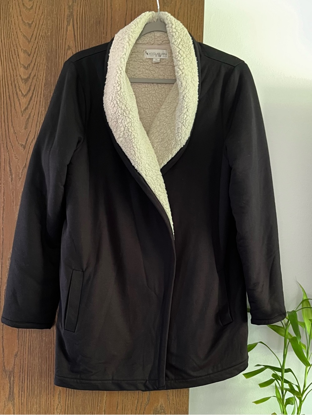 NWOT Koolaburra by UGG Sherpa
Fleece Shawl Collar Cardigan M